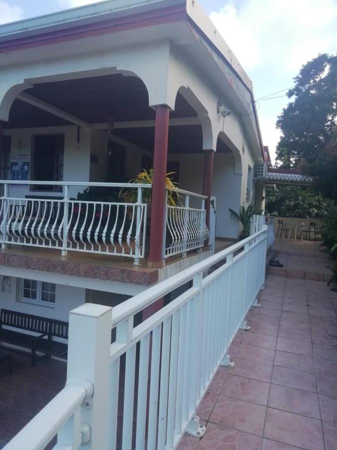 Vila Tropique F2 Sainte-Marie Exteriér fotografie